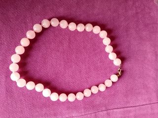 Collar de perlas rosa