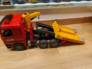 Camión grúa Bruder Mercedes con Jeep