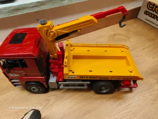 Camión grúa MAN Bruder y jeep