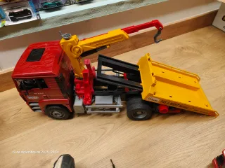 Camión grúa MAN Bruder y jeep