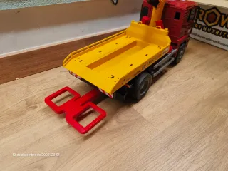 Camión grúa MAN Bruder y jeep