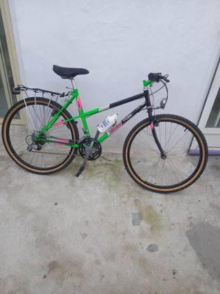 Bicicleta BH Verde y Negra