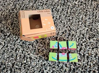 Puzzle de cubos de madera