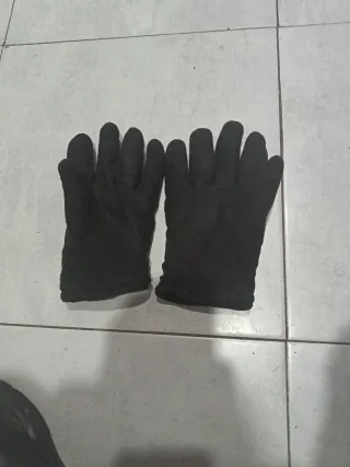 Guantes Puma Negros y Rojos