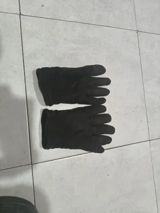 Guantes Puma Negros y Rojos