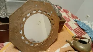 Espejo octogonal antiguo de metal