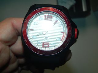Reloj Tommy Hilfiger Negro y Rojo sin pila nuevo