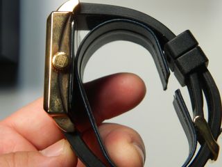 Reloj Tommy Hilfiger Dorado Esfera Negra