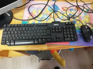 Teclado  Dell Negro y ratón HP