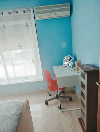 Se alquila habitación