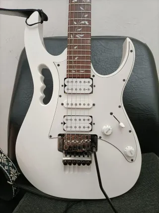 Guitarra Eléctrica Ibanez JEM JR Steve Vai