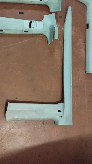 Plástico Pilar Central Derecho VW T4
