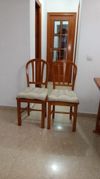 Conjunto de muebles de comedor de madera