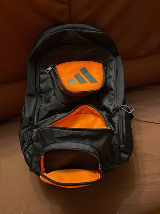 Mochila Adidas Negra y Naranja Nueva