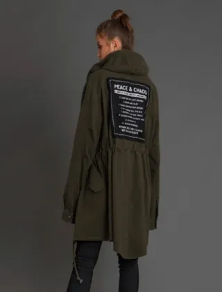PARKA Peace+chaos verde militar
