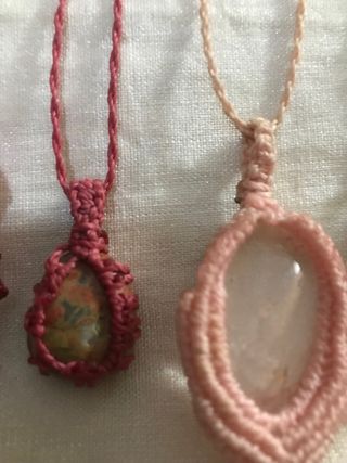 Colgantes macramé con piedras