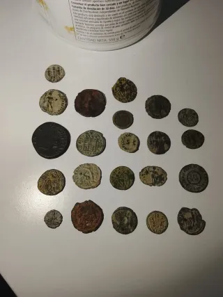 Lotto di 22 antiche monete romane