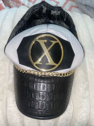 Gorra XTRESS EXCLUSIVE ORIGINAL Negra y Dorada