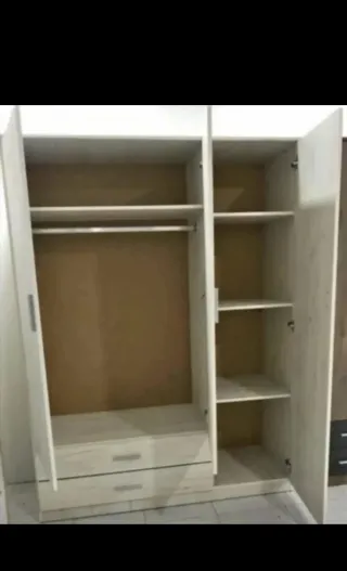Armario 3 puertas blanco y marrón