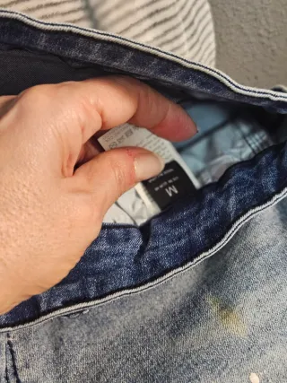 Pantalones vaqueros desgarrados azules