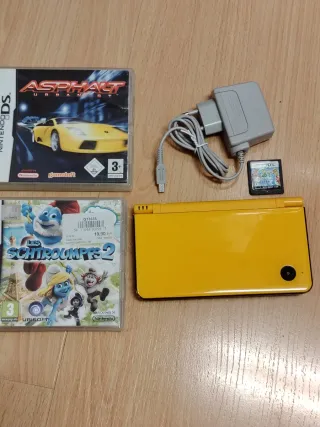 Nintendo DSi XL Amarilla + 3 Juegos y Cargador