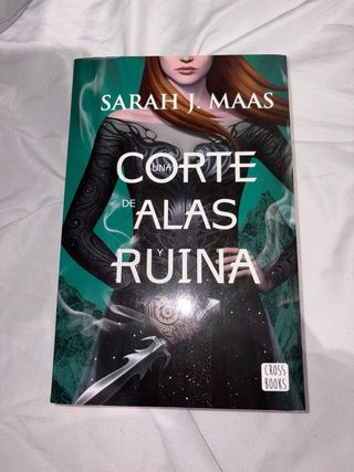 Una corte de rosas y espinas