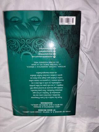 Una corte de rosas y espinas