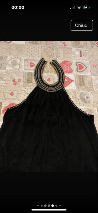 Abito corto nero con perline