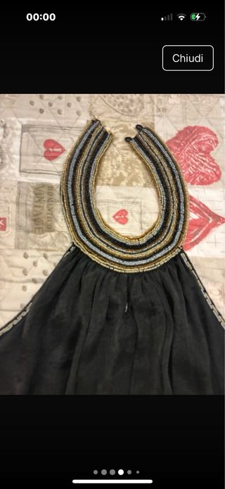 Abito corto nero con perline