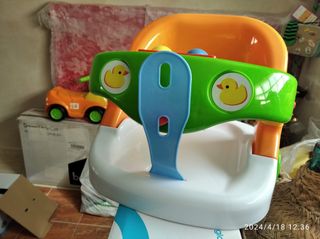 Soporte de baño abatible Saro para bebé