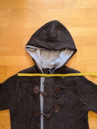 Cardigan con capucha marrón y gris