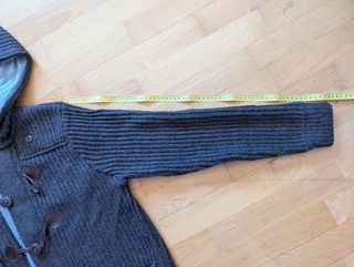 Cardigan con capucha marrón y gris