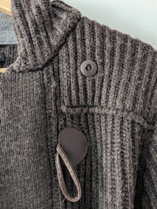 Cardigan con capucha marrón y gris