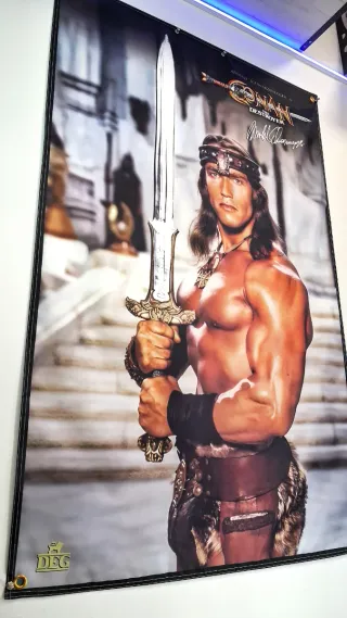 Bandera XXL Conan Destructor Arnold Schwarzenegger
