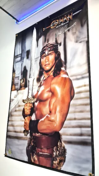 Bandera XXL Conan Destructor Arnold Schwarzenegger