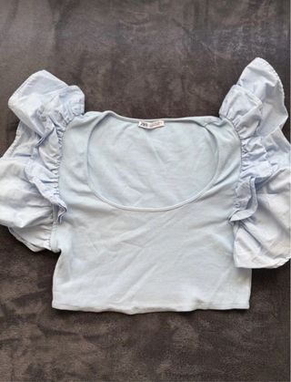 Top Zara volantes azul