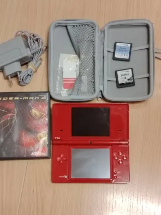 Nintendo DSi Roja + Accesorios