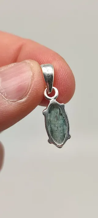 Colgante de Plata y Cianita Verde.