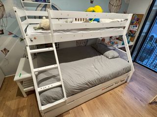 Litera 3 camas: 200x90cm (2) y 200x140cm (1)