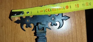 Tiradores de hierro antiguos