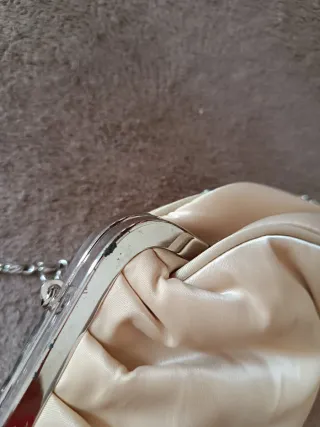 Borsetta elegante con catena