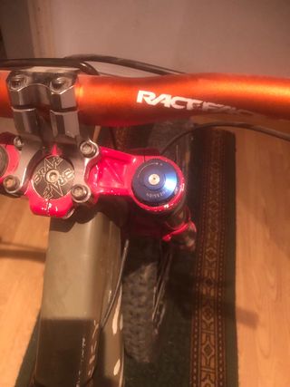 Bicicleta de Descenso Kona