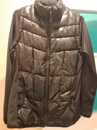 Chaqueta acolchada negra