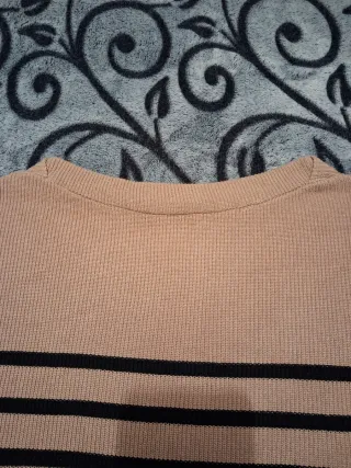 Jersey de rayas beige y negro