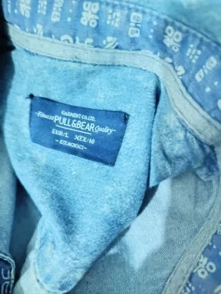 Camisa vaquera desgastada