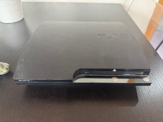 PlayStation 3 Slim + disco rigido 1TB + 3 controller