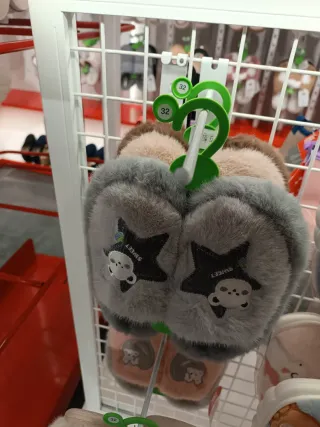 Zapatillas de estar por casa peludas diferentes ta