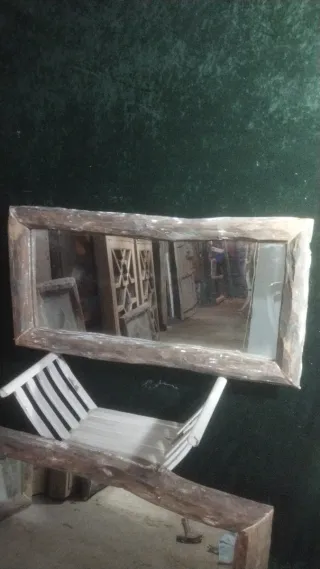 Puertas y ventana antiguas de enebro