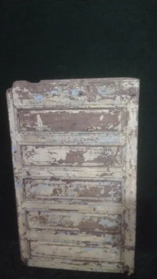 Puertas y ventana antiguas de enebro