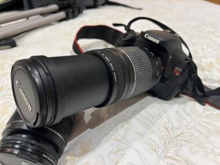 Cámara Canon EOS Rebel T3i + 2 objetivos